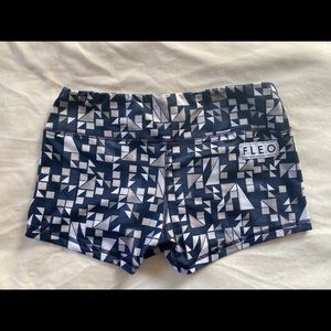 Fleo shorts M